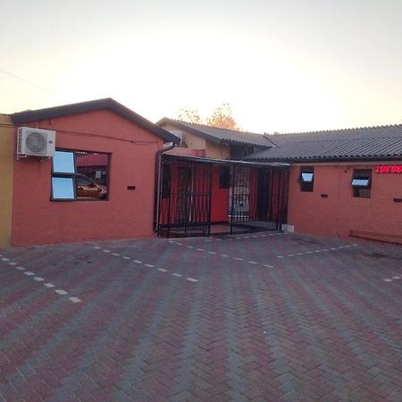 Garden Point Hotel Johannesburg Bagian luar foto